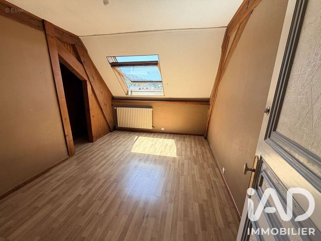 Appartement 110 m² à Autun  - photo 7