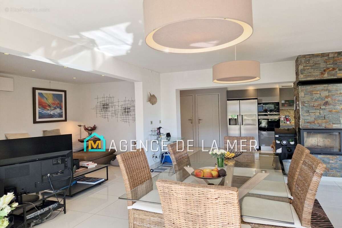 Appartement à MANDELIEU-LA-NAPOULE