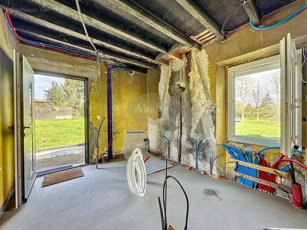 Maison à VILLENEUVE-LECUSSAN