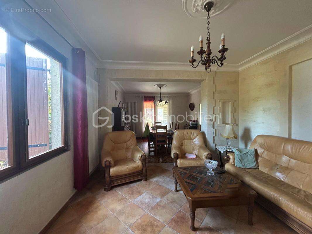 Maison à SAINT-SEURIN-SUR-L&#039;ISLE