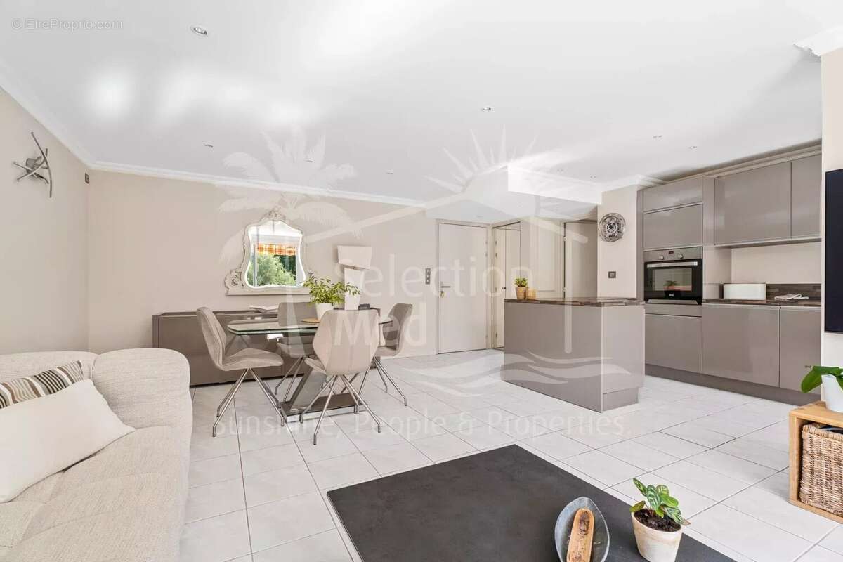 Appartement à MOUGINS