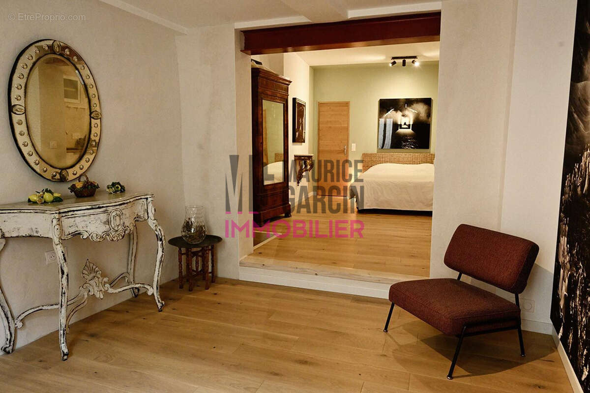 Maison à L'ISLE-SUR-LA-SORGUE