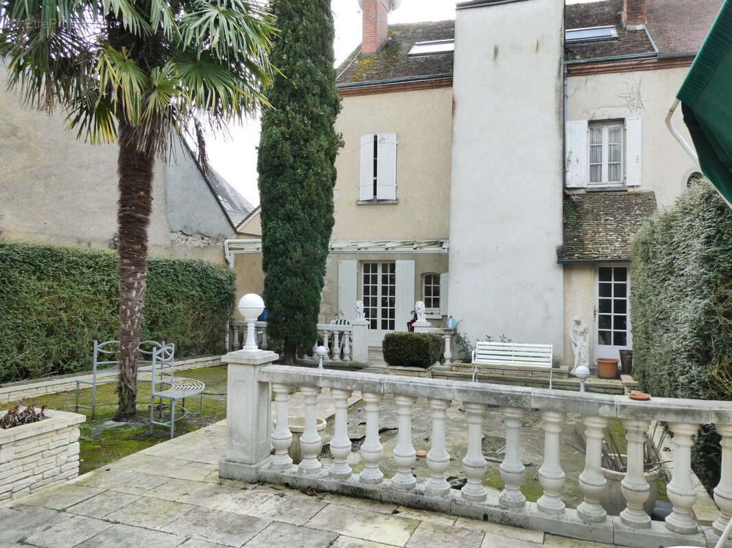Maison de ville - 5 chambres - Garage et jardin - photo 12