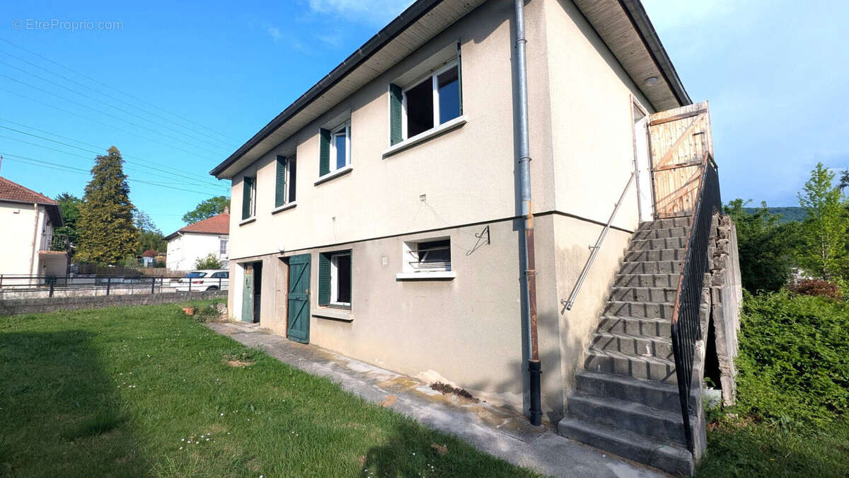 Maison à COUSANCE