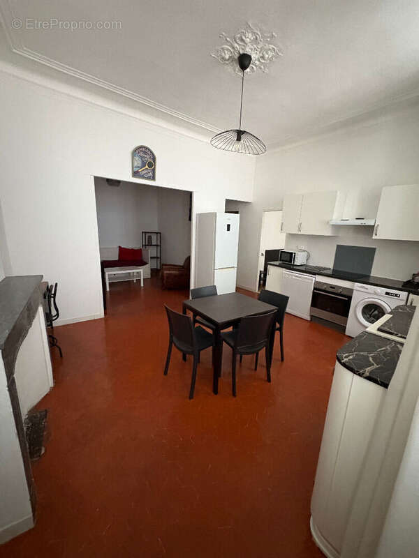 Appartement à MARSEILLE-2E