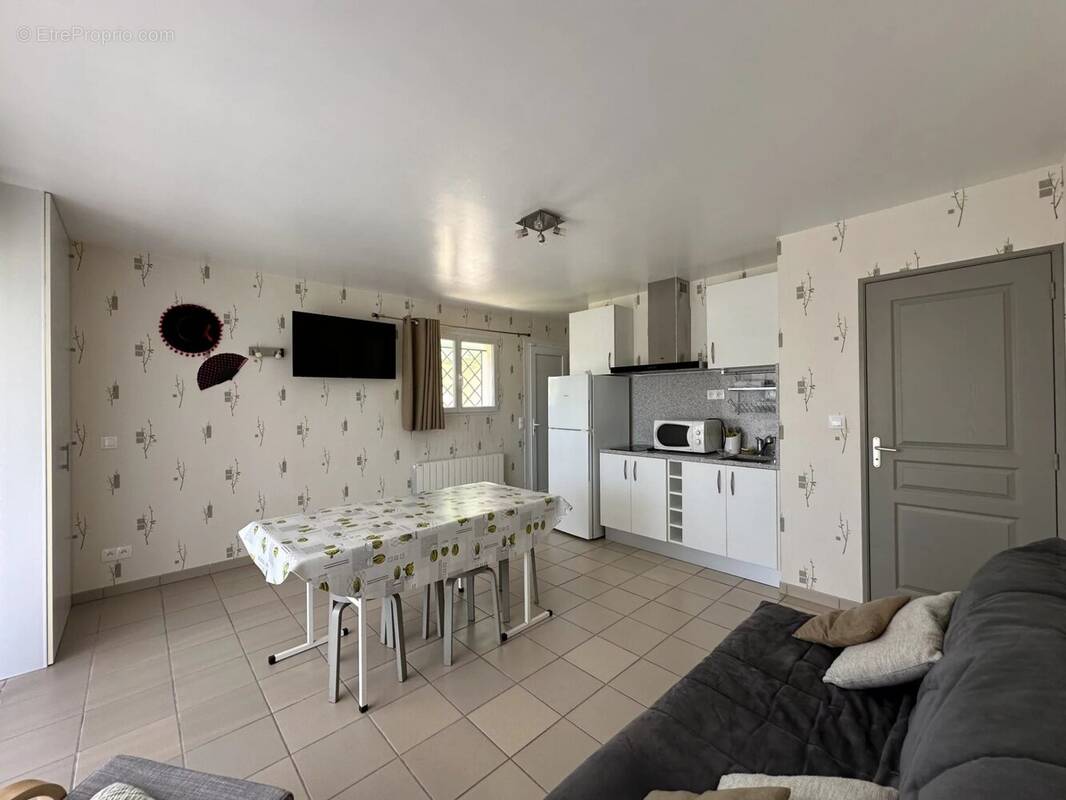 Maison à VAUX-SUR-MER