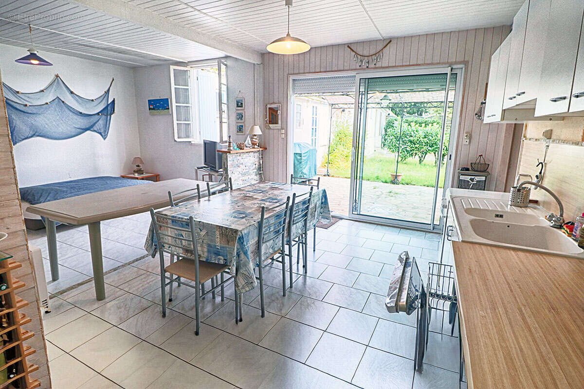 Maison à SAINT-GEORGES-DE-DIDONNE