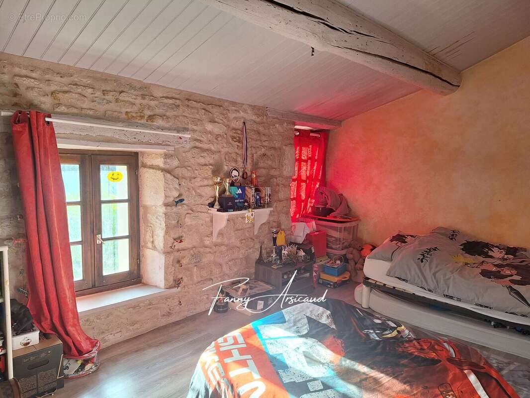 Maison à L'ILE-D'ELLE