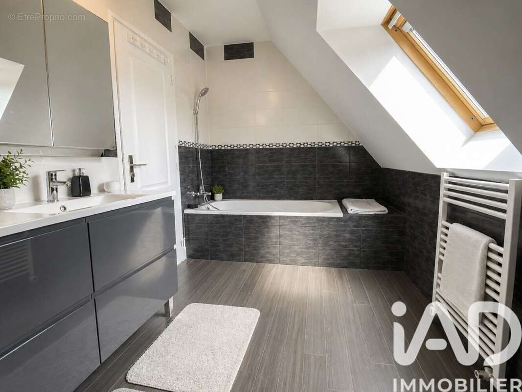 Photo 8 - Maison à LA RIVIERE-SAINT-SAUVEUR