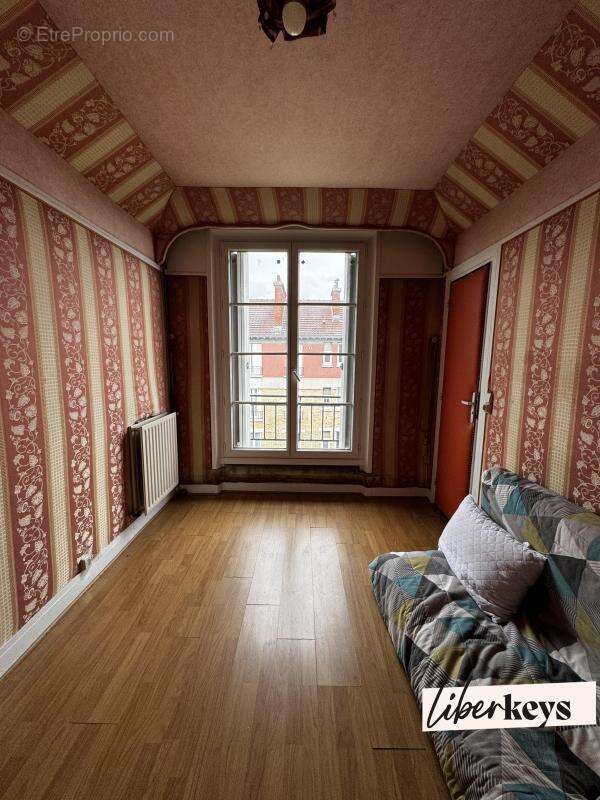 Appartement à SURESNES