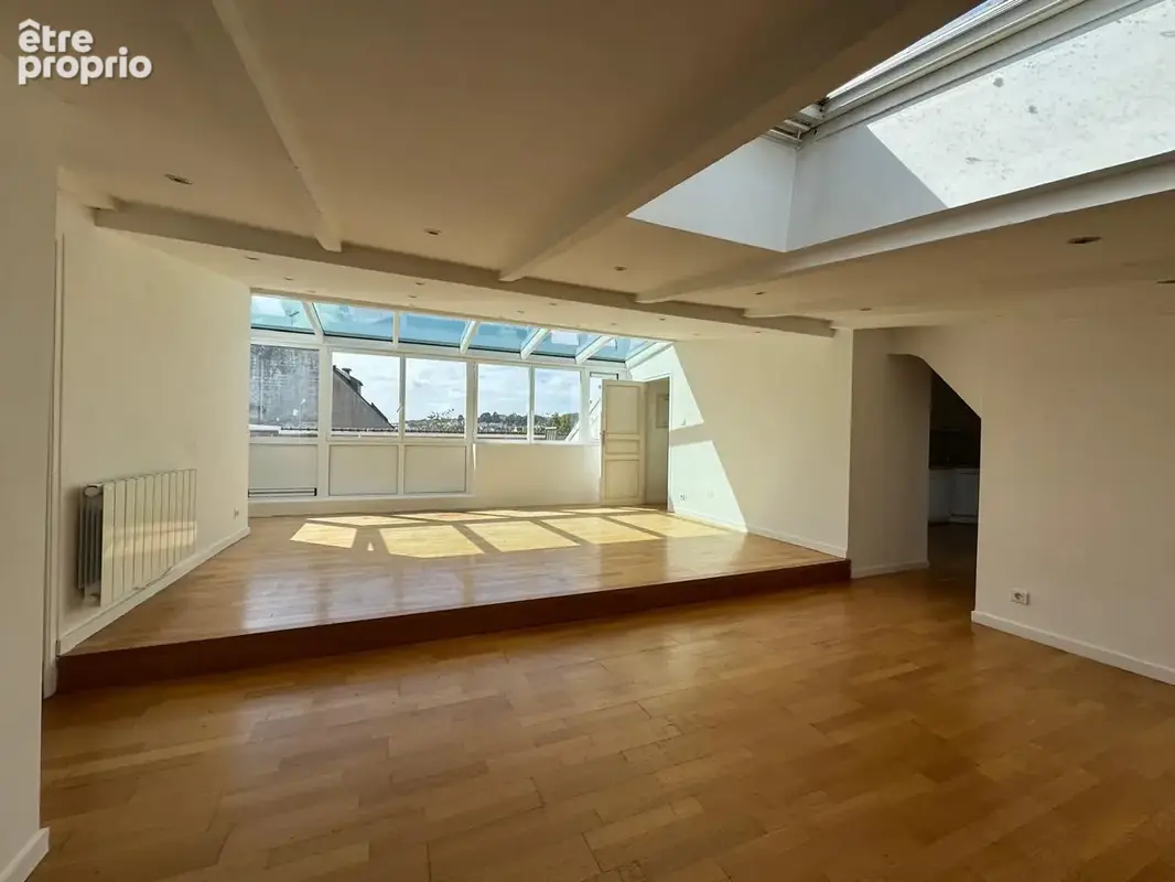 Dernier etage avec ASCENSEUR sur les Quais - photo 12