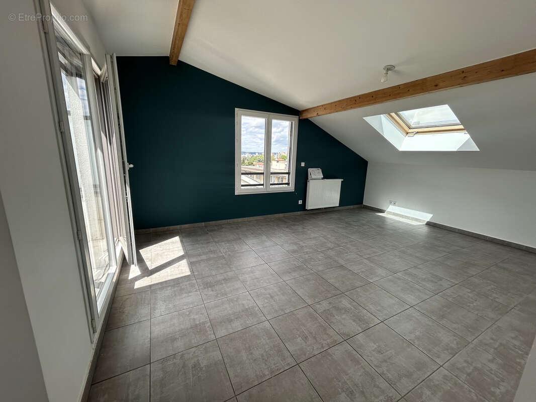 Appartement à BRON