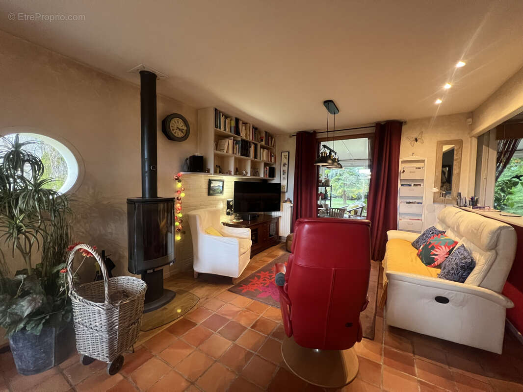 Maison à CLERE-LES-PINS