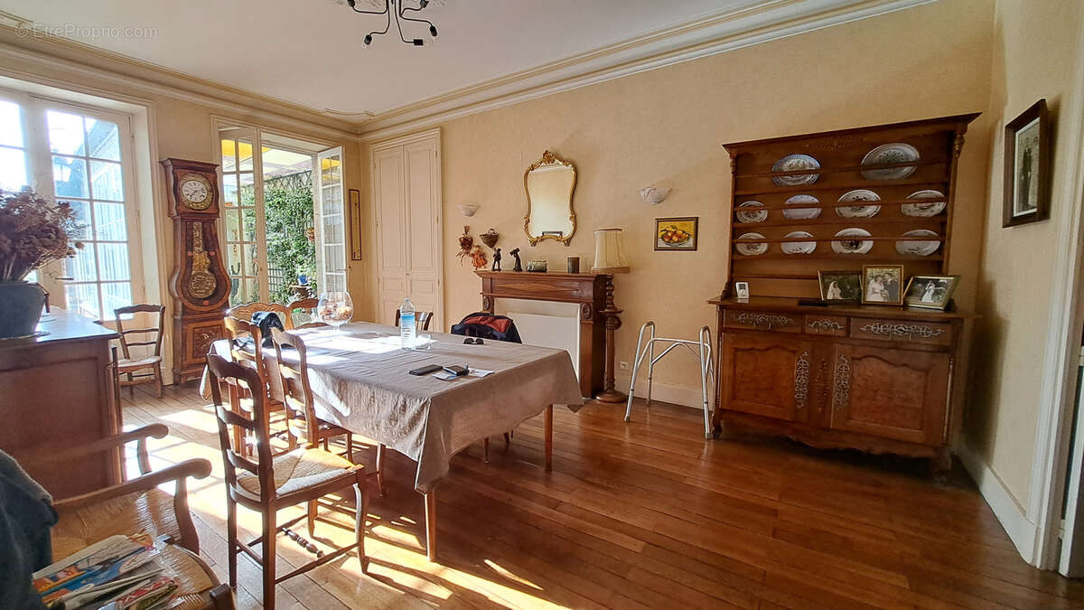 Maison à PARTHENAY