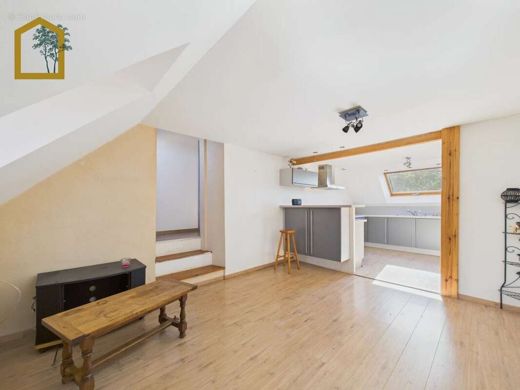 Appartement à FESCHES-LE-CHATEL