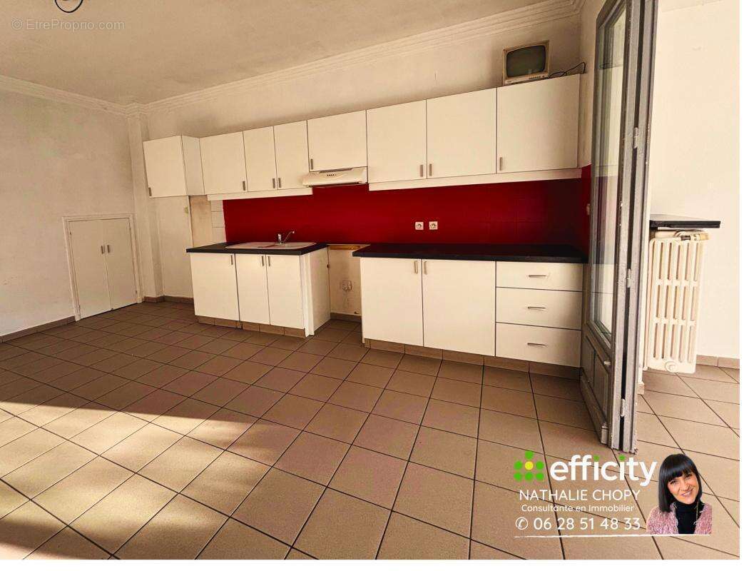 Appartement 215 m² à Unieux  - photo 4