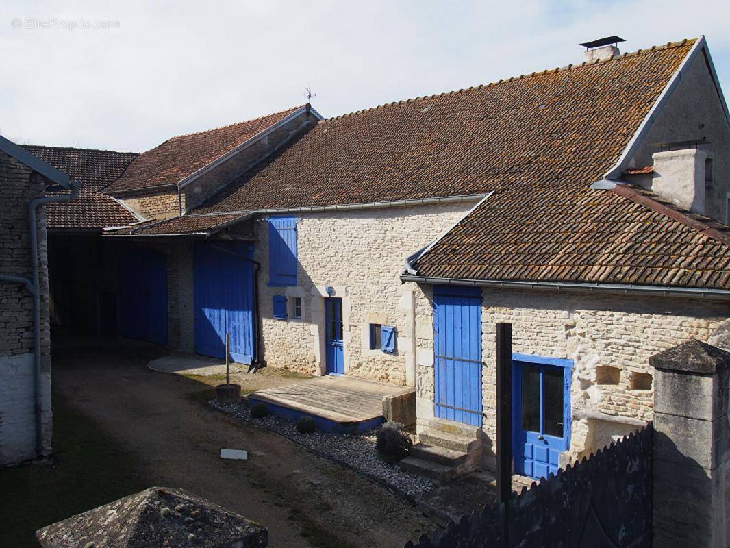 Maison à SAULX-LE-DUC