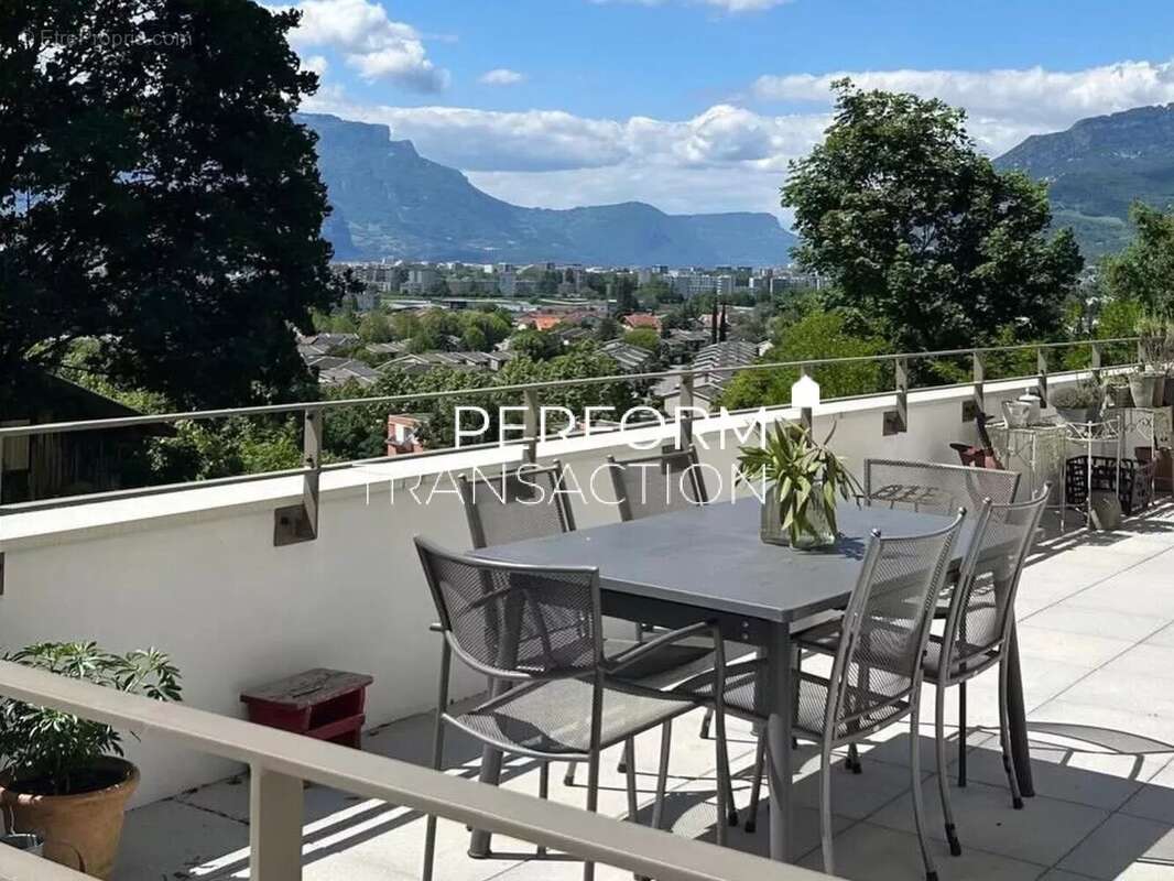 Appartement à POISAT
