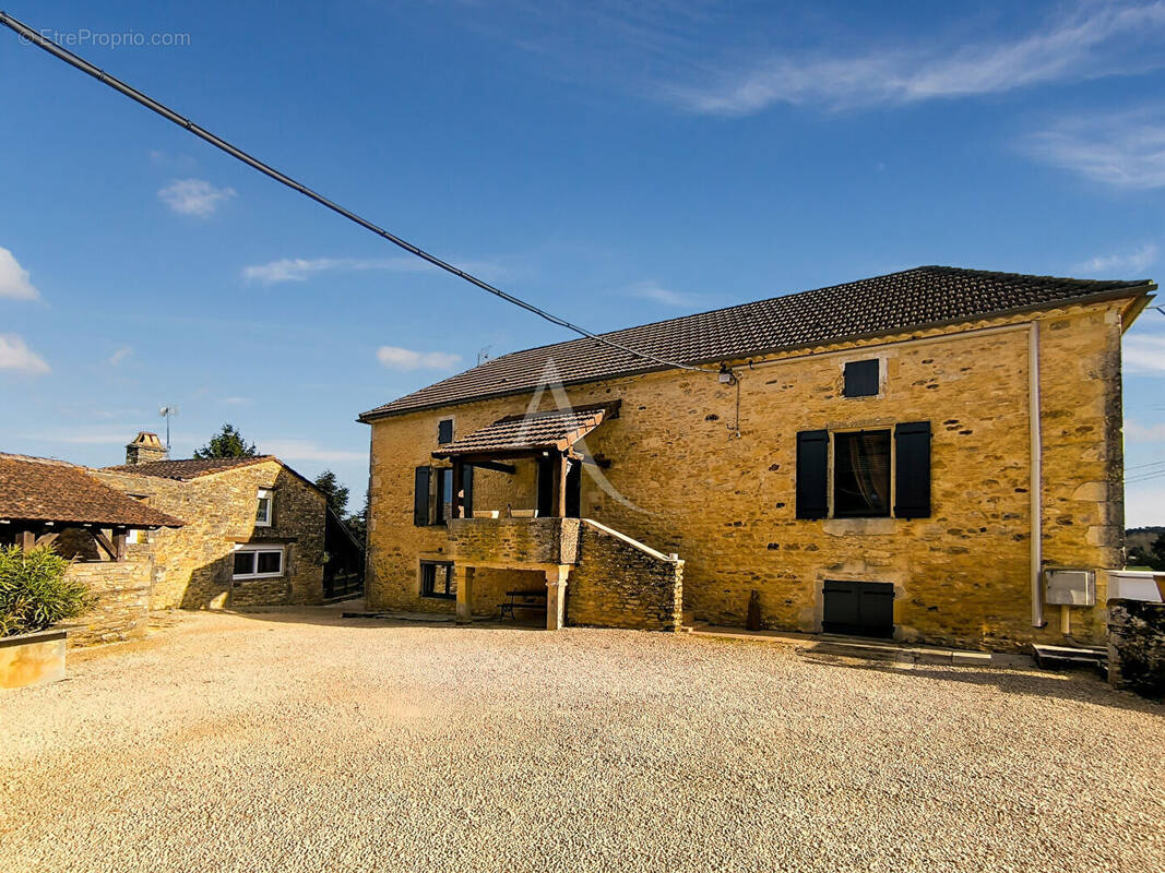 Maison à FRAYSSINET-LE-GELAT