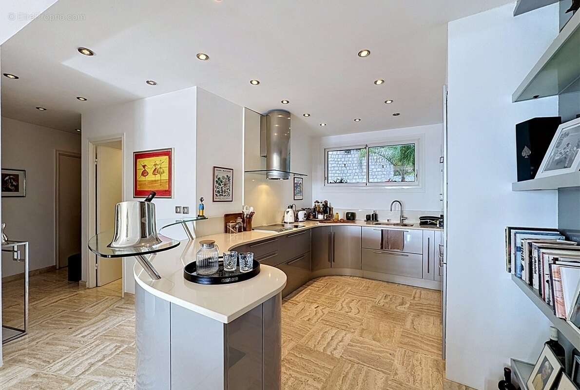 Appartement à EZE