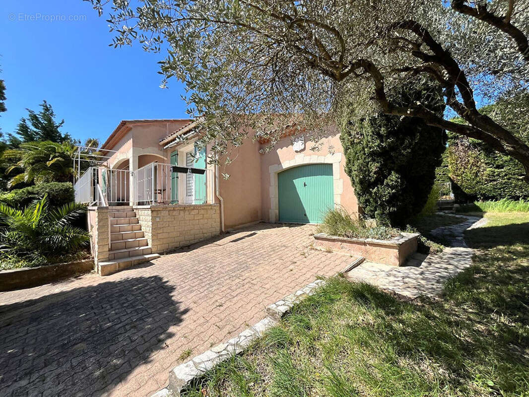 Maison à LES GRANGES-GONTARDES