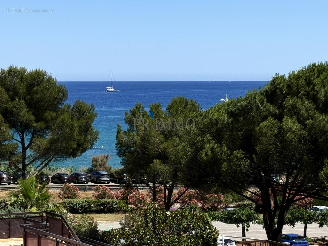 Appartement à ROQUEBRUNE-SUR-ARGENS
