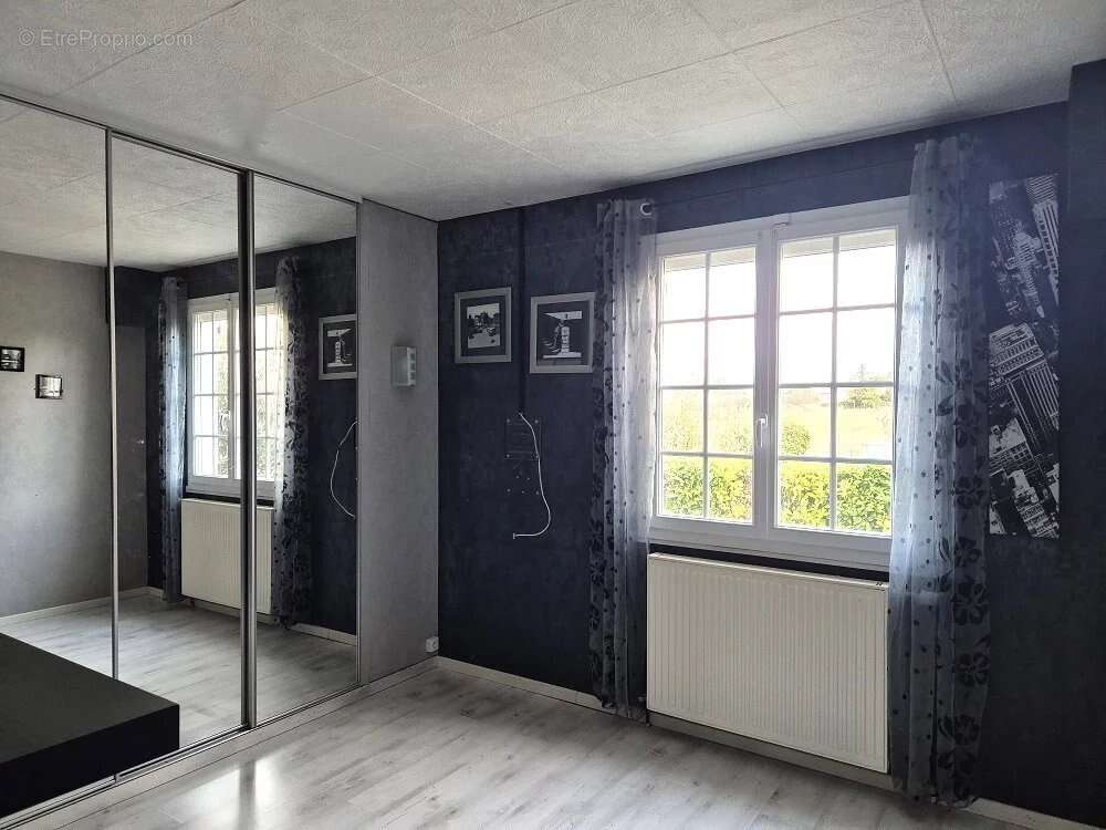 Maison à BEAUNE-LA-ROLANDE