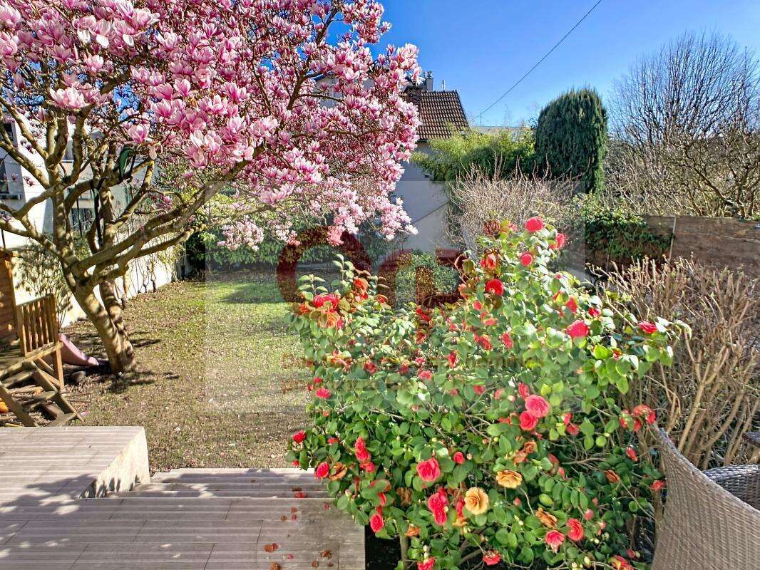 Maison à ISSY-LES-MOULINEAUX