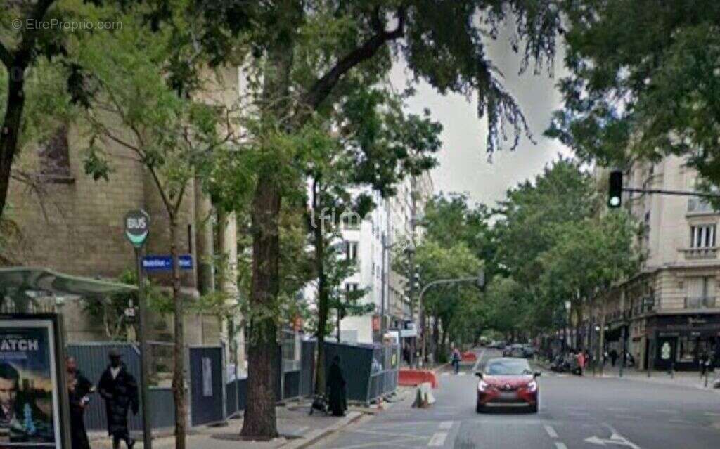 Commerce à PARIS-13E