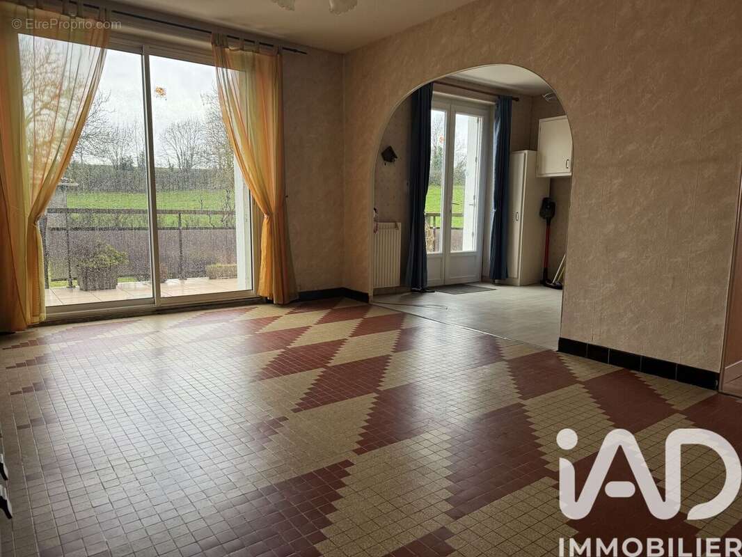 Photo 2 - Maison à LA TARDIERE