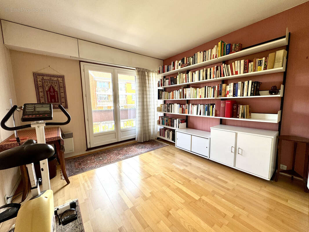 Appartement à LE PERREUX-SUR-MARNE