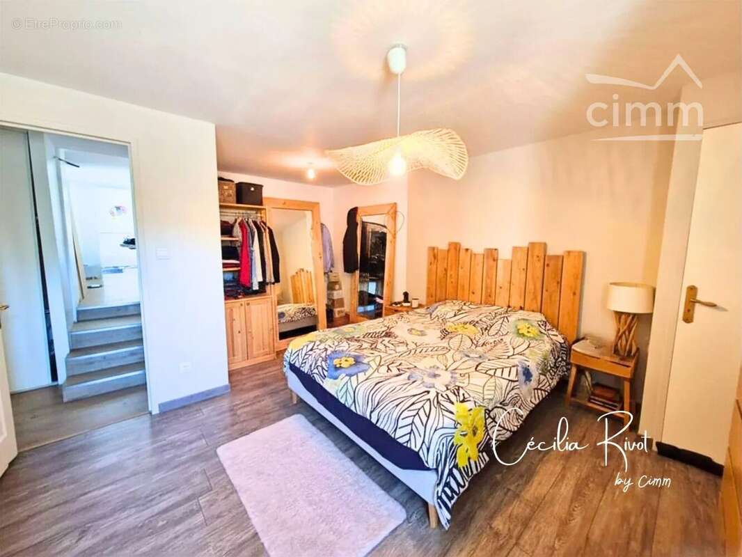 Maison de caractère rénovée avec terrain de plus de 1 300 m² – Reignac (33) - photo 4