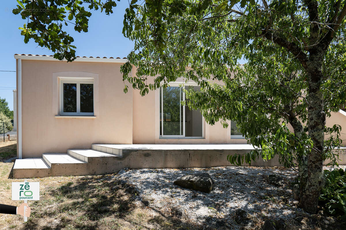 Maison à NESMY