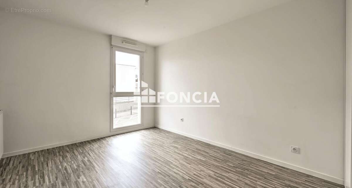 Appartement à FONTENAY-LE-FLEURY