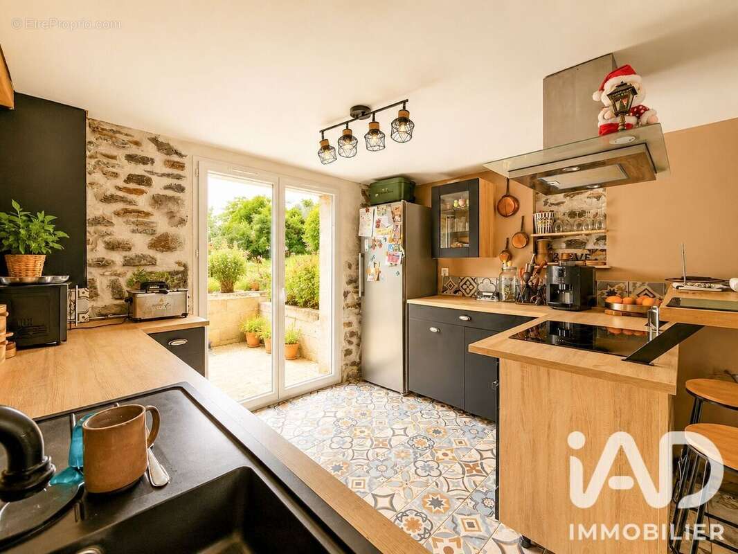 Maison 110 m² à Favars  - photo 5