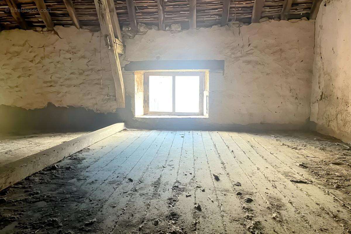 Maison de caractère dans un corps de ferme avec potentiel in - photo 11