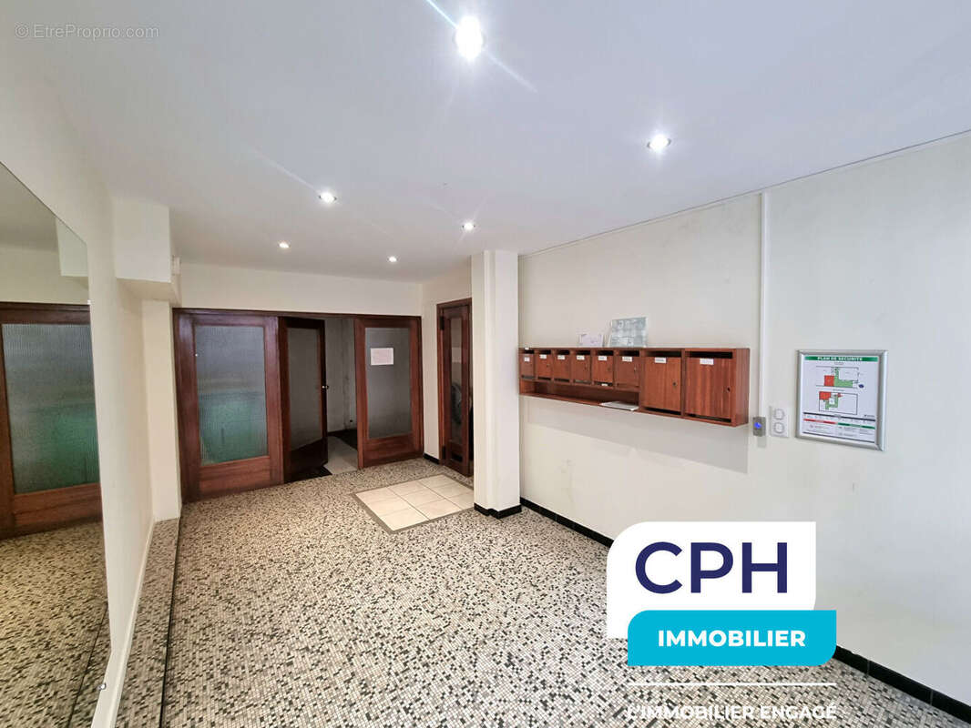 Appartement à PARIS-14E