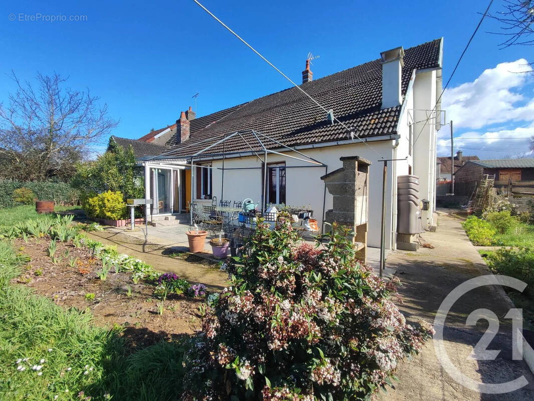 Maison à DAMPIERRE-SOUS-BOUHY