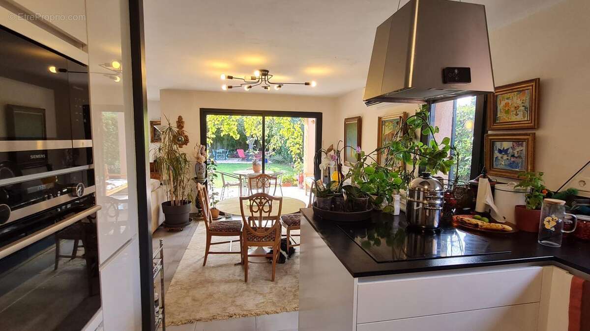 Maison à VILLENEUVE-LES-AVIGNON