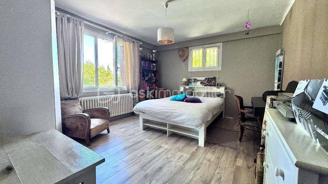 Achat Maison de 119m 4 chambres avec jardin arboré de 1390m²  La Celle (83170) - photo 9