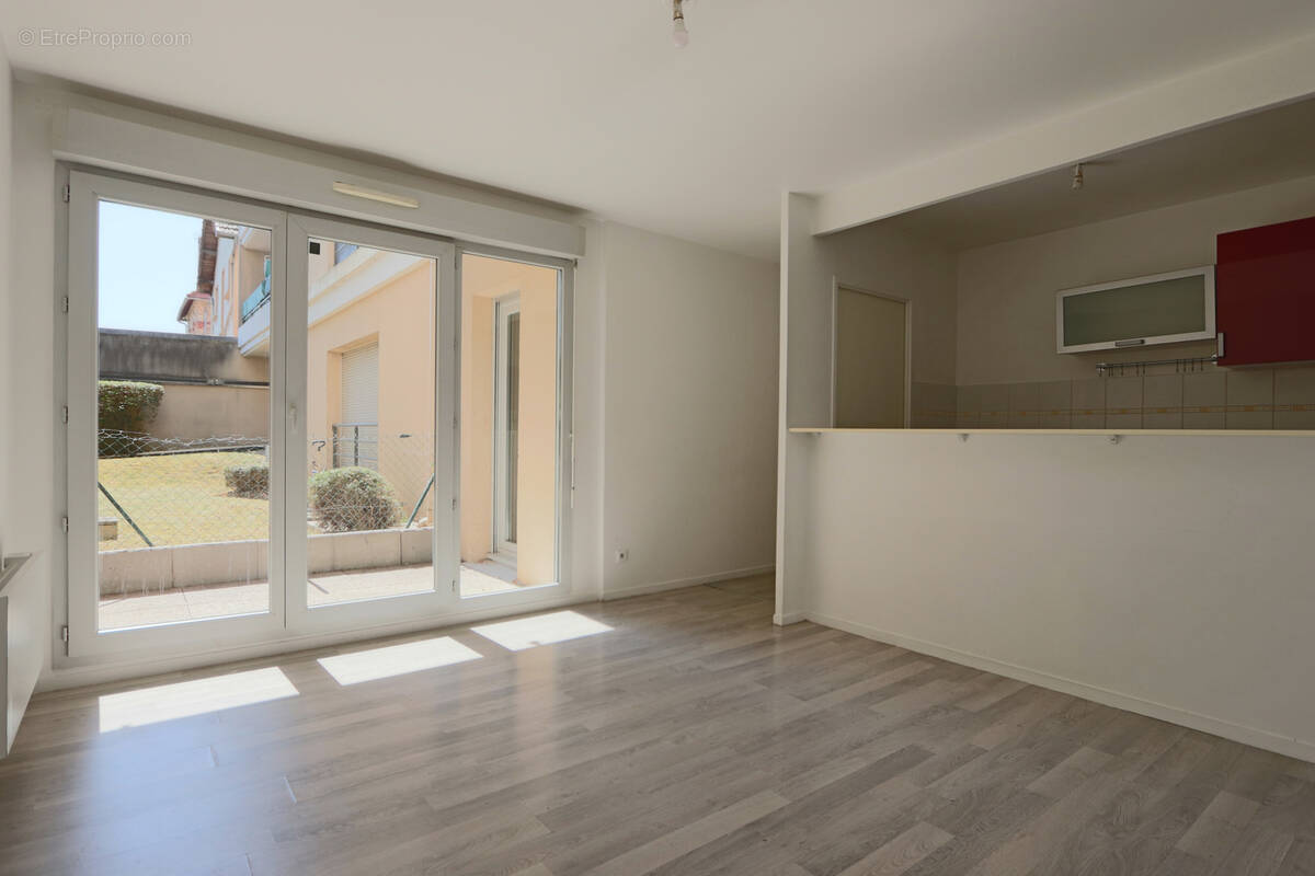Appartement à LES PAVILLONS-SOUS-BOIS
