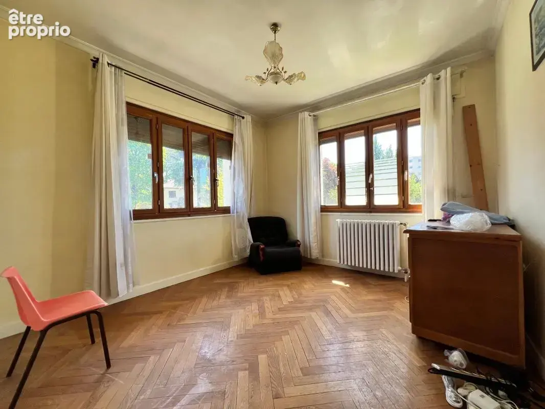Maison 6 Pièces de près de 145 m2 à vendre dans le secteur du VERNAY - photo 5