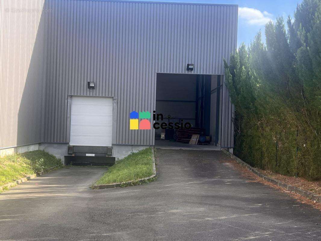 ? bâtiment d'activité indépendant – emplacement strat? - photo 15