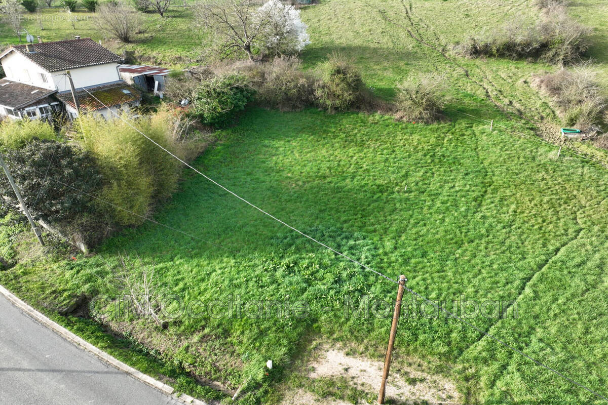 Terrain à VILLEBRUMIER
