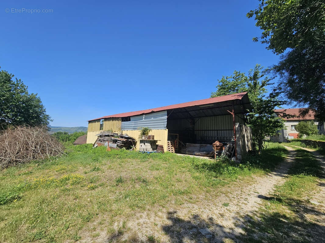 Maison de campagne en pierre avec hangar et terrain de 3500 m2 - photo 14