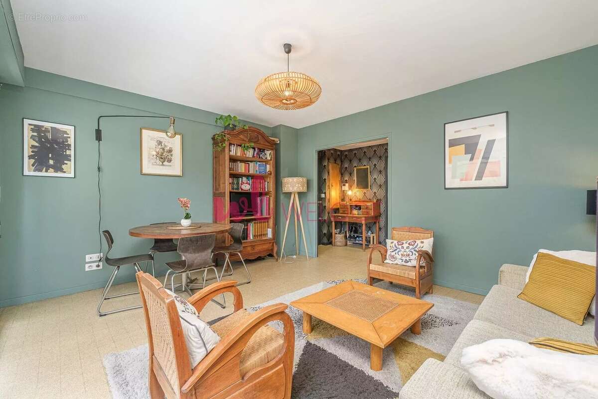 Appartement à MARSEILLE-5E