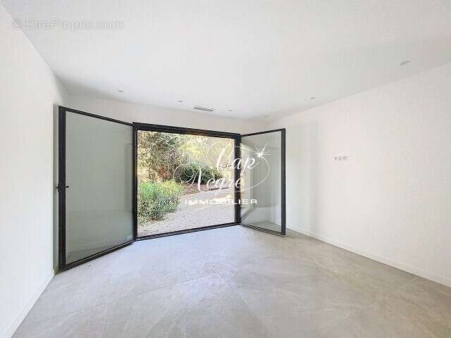 Maison à PLAN-DE-LA-TOUR