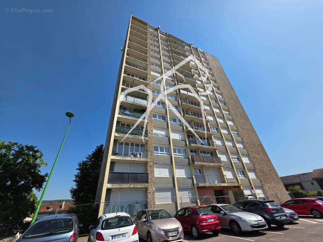 Appartement à SAINT-ETIENNE-DU-ROUVRAY