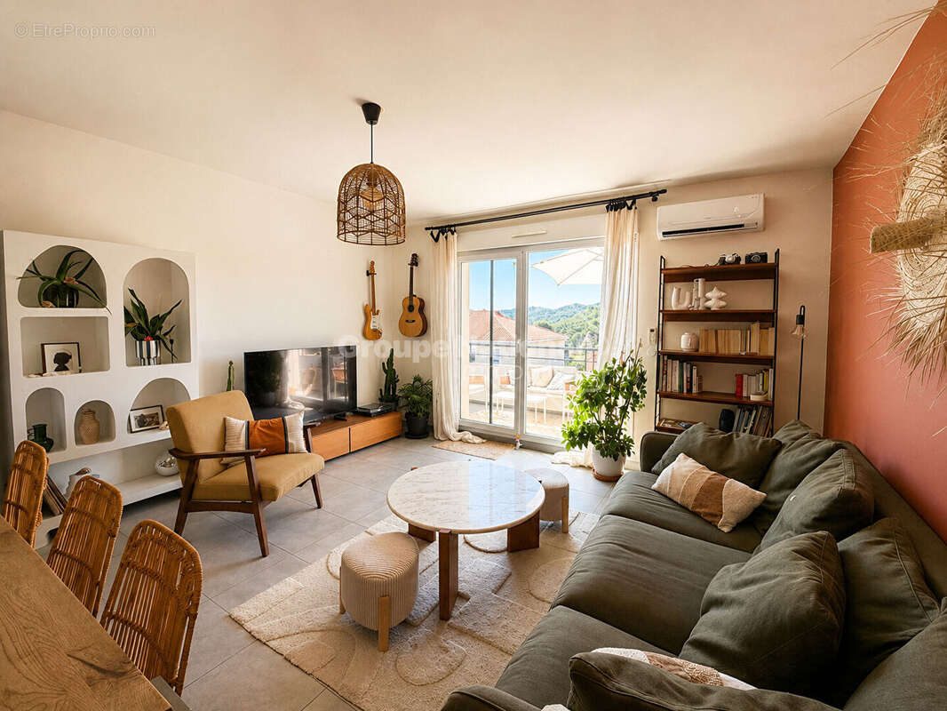 Appartement à LE ROVE