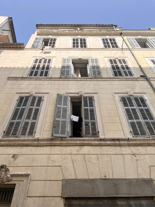 Appartement à MARSEILLE-1E